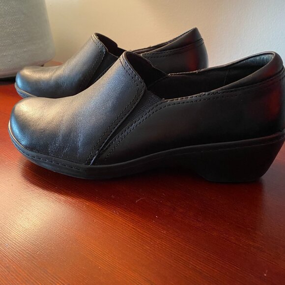 Clarks Women's Grasp Chime Leather Loafer Slip Resistant - Size 7 - Picture 4 of 8